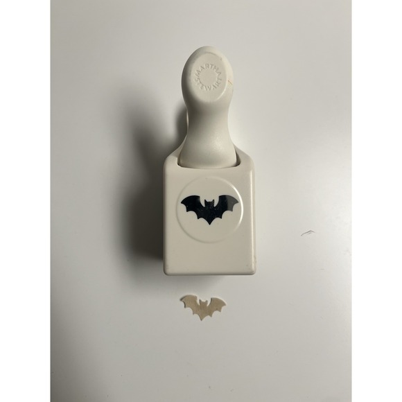 Martha Stewart Craft Halloween Flying Bat Paper Die Cut Punch FREE SHIPPING - Picture 4 of 5